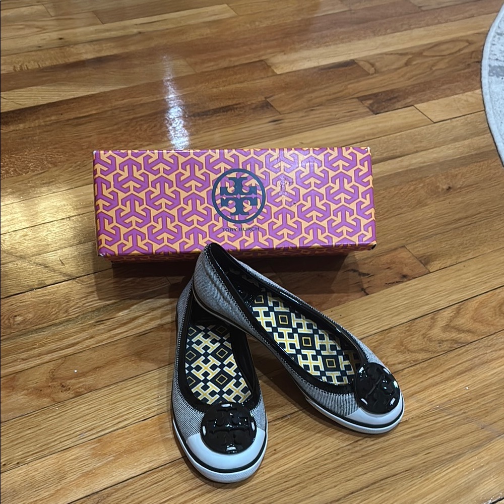 Tory Burch Women's Black and White Flats